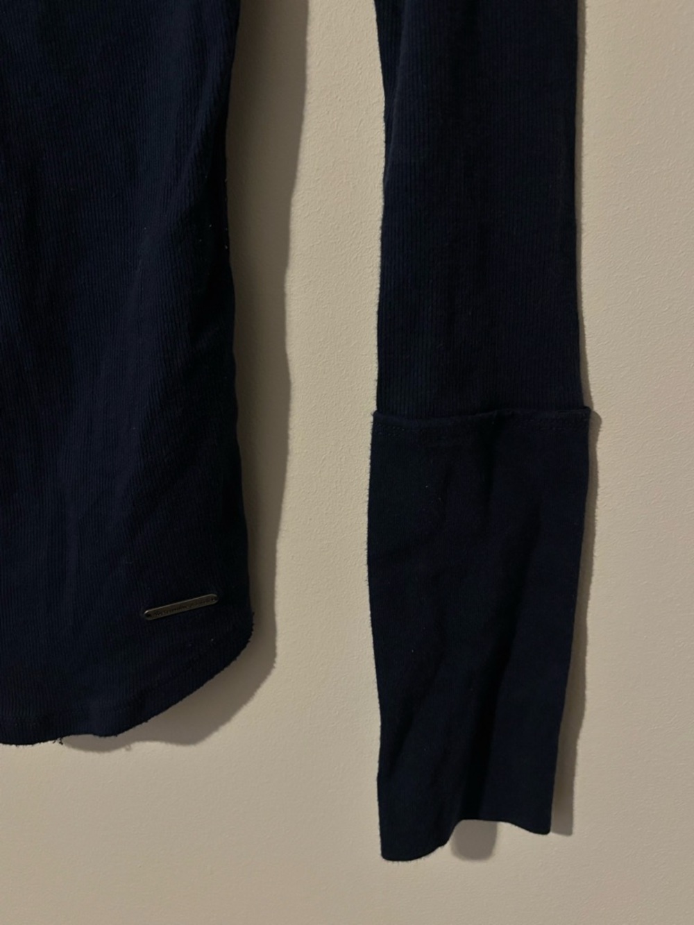 Abercrombie & Fitch Navy Y2K Bella Swan Ribbed Henley Long-Sleeve Top Size Small - Picture 5 of 7